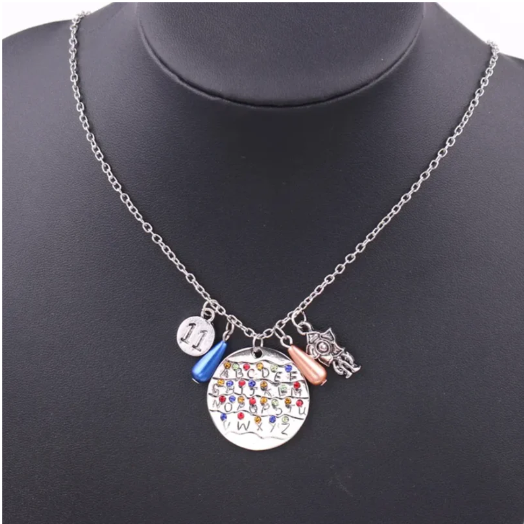 Collar Stranger Things Hawkins - Alphabet Edition